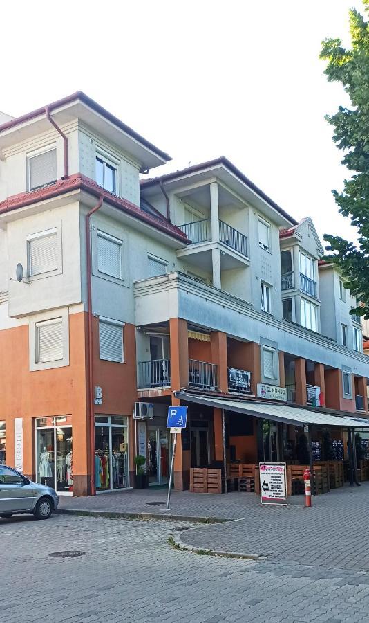 Premium Apartman Hajdúszoboszló Buitenkant foto