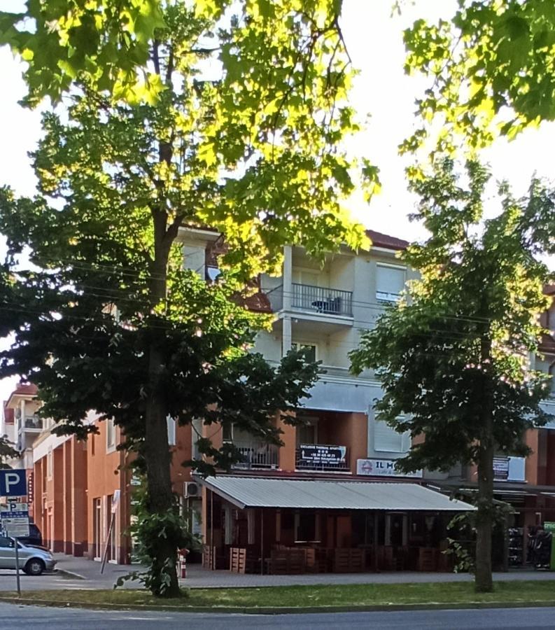 Premium Apartman Hajdúszoboszló Buitenkant foto